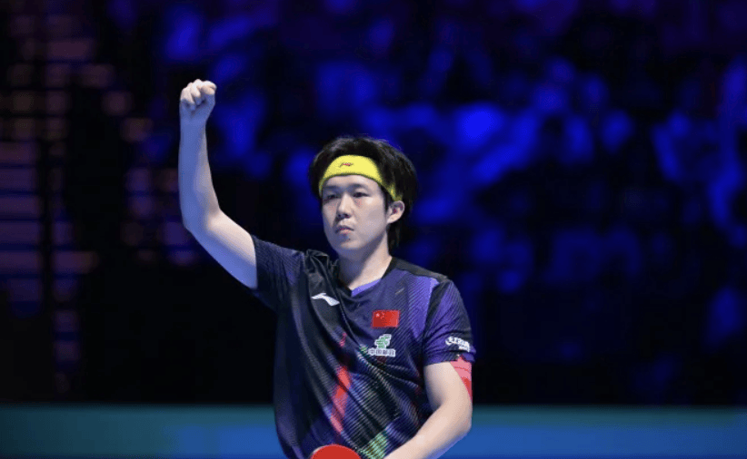 王楚钦拿自己跟樊振东、马龙对比，一如既往谦逊！全运会输樊振东却要感谢樊振东！