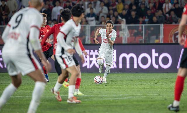费利佩再次倒钩绝杀 成都蓉城豪取七连胜｜图集